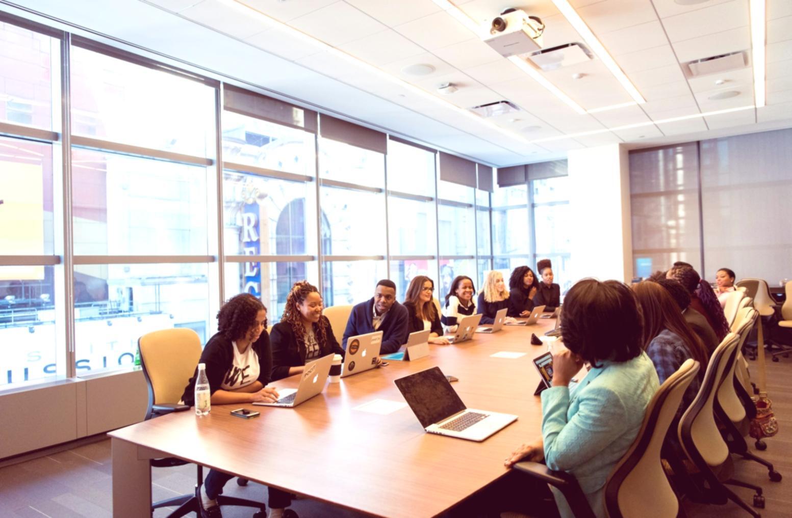 Projeto guiado mostrando desenvolvimento completo de asset 3D